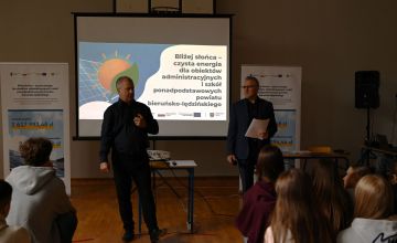 Uczestnicy konferencji zebrani na sali